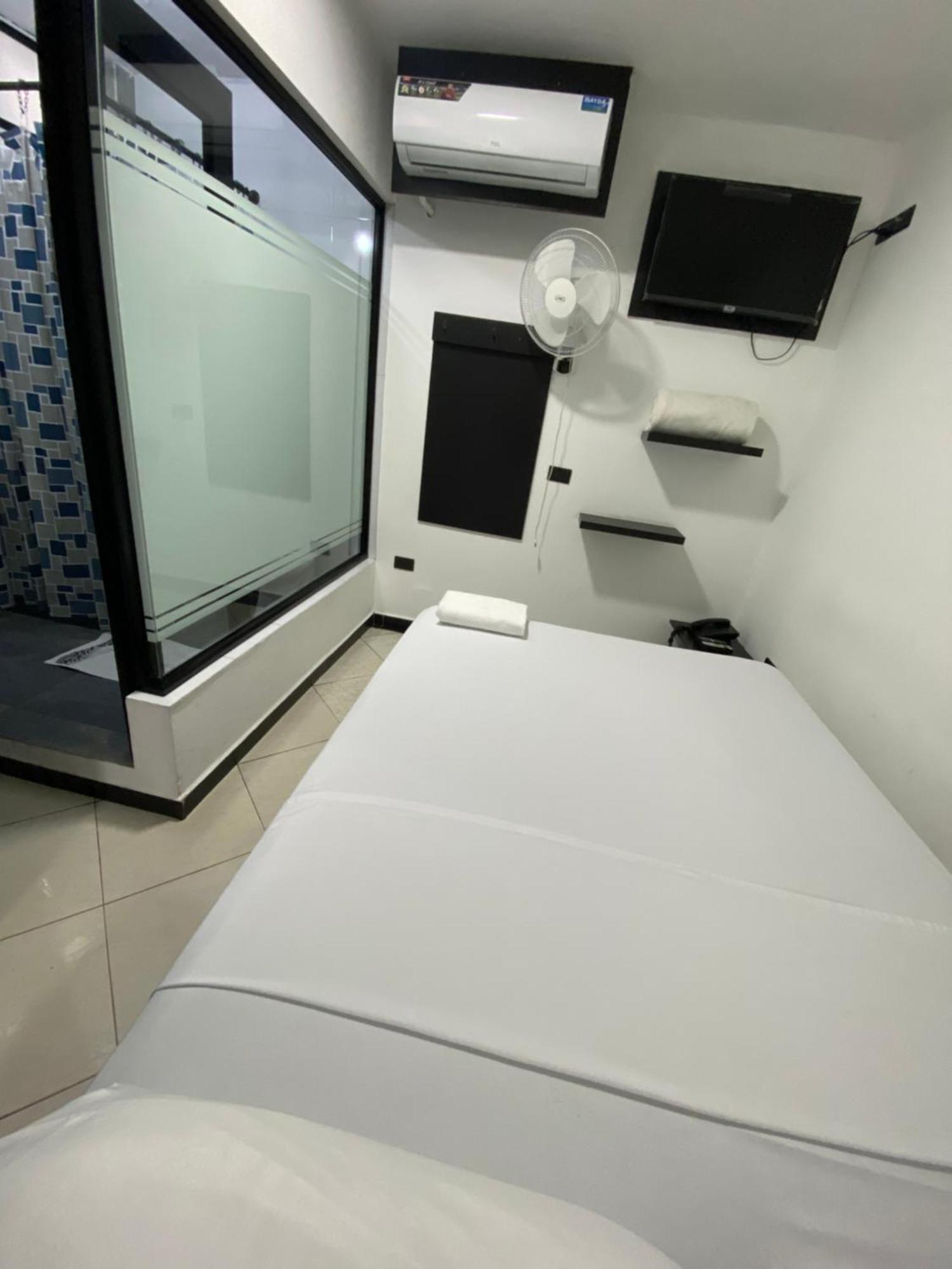 Bryss Hotel Санто Доминго де лос Колорадос Екстериор снимка